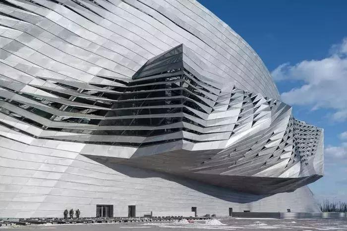 铝板幕墙建筑,做好的铝板幕墙