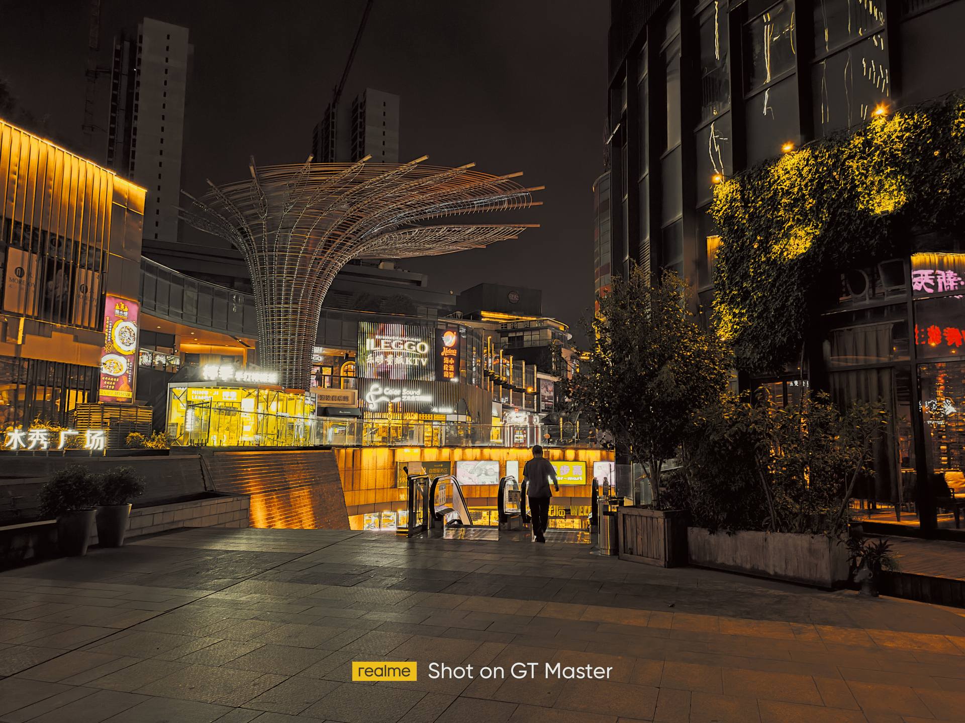 2000元买真我gt顶配合适吗,2000左右性价比高的realme手机