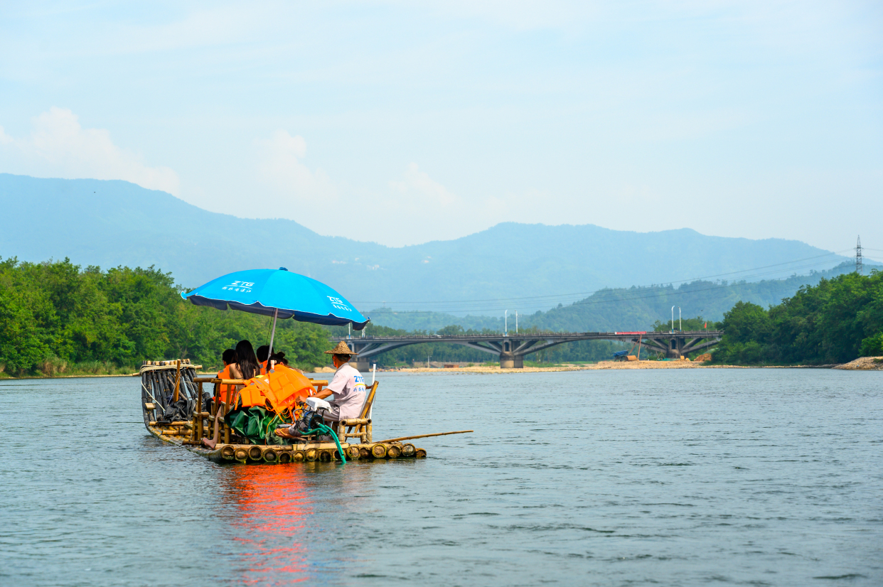 楠溪江漂流美景,楠溪江风景竹筏11月