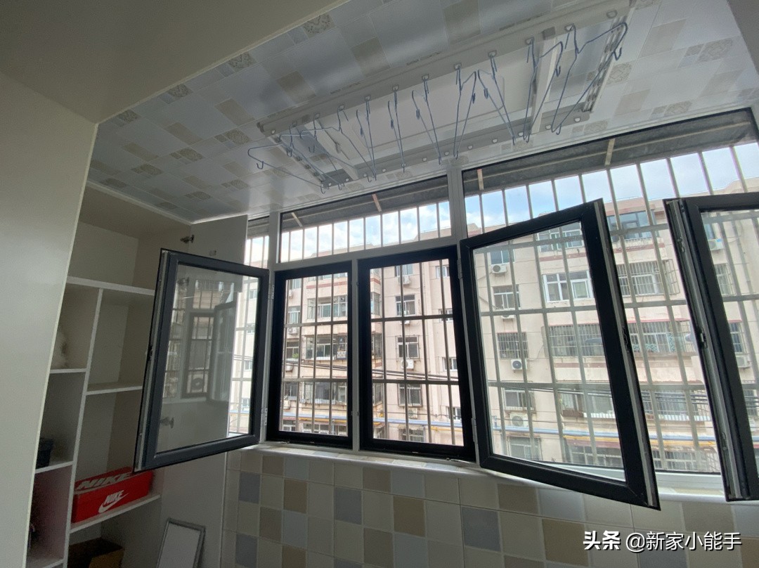 不吊顶新型的客厅装修,2021最火的客厅不吊顶不做电视墙