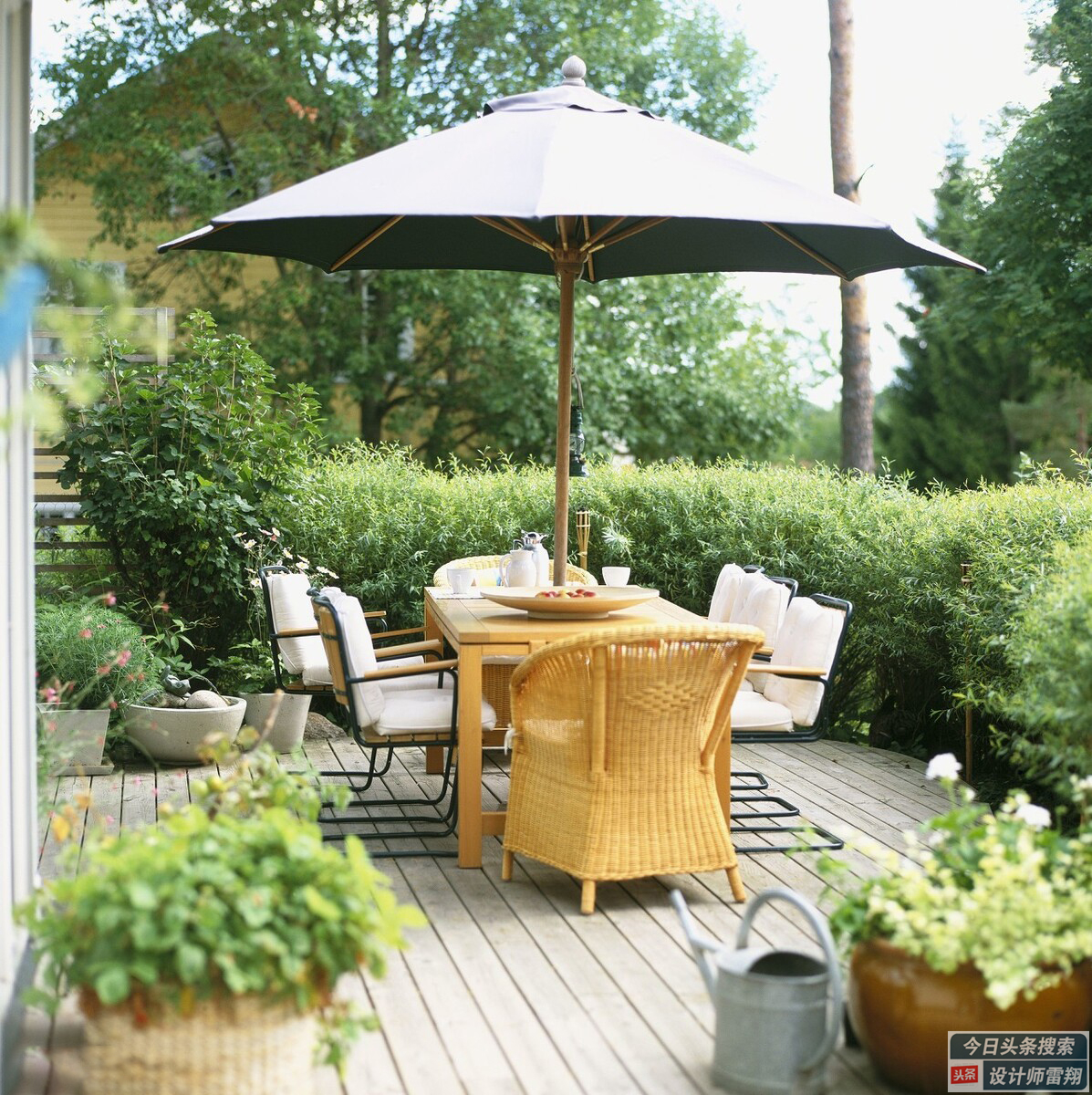 屋顶花园那么好看，下雨了该咋办？别担心，庭院设计师告诉您