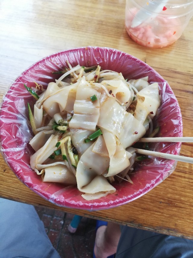 工资不涨物价房价一直涨会怎么样,伯恩厂上班平均一个月拿多少钱