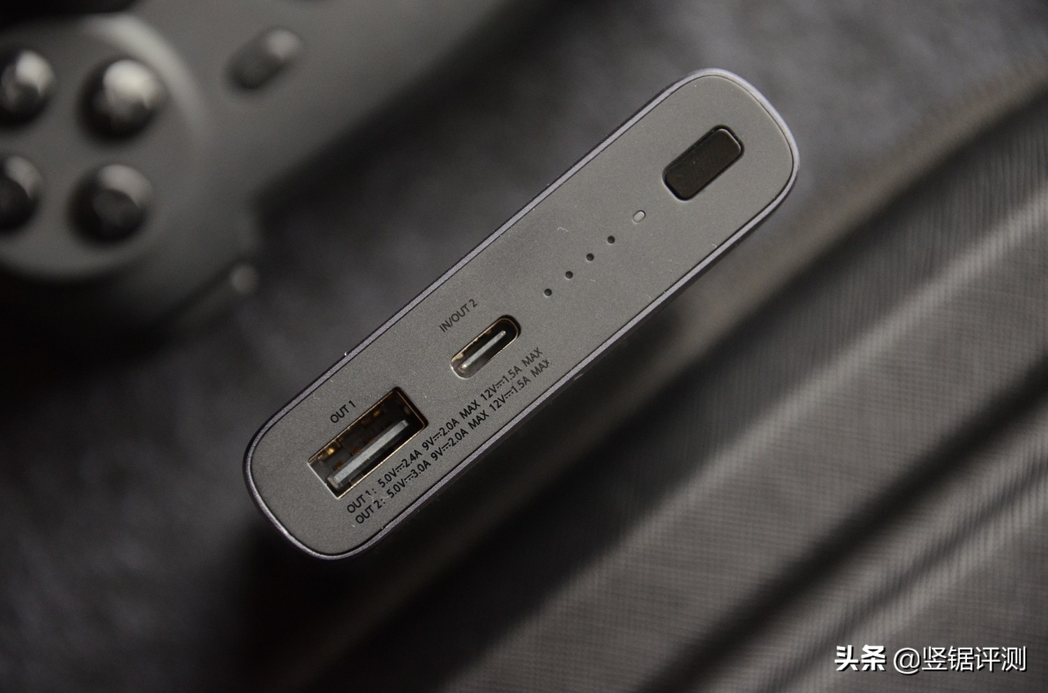 小米无线充电宝10000毫安30瓦,小米无线充电宝值得买吗