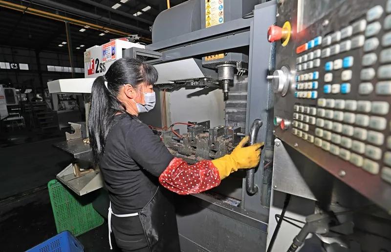 开发区疫情防控复工复产工作汇报,复产复工疫情防控不放松