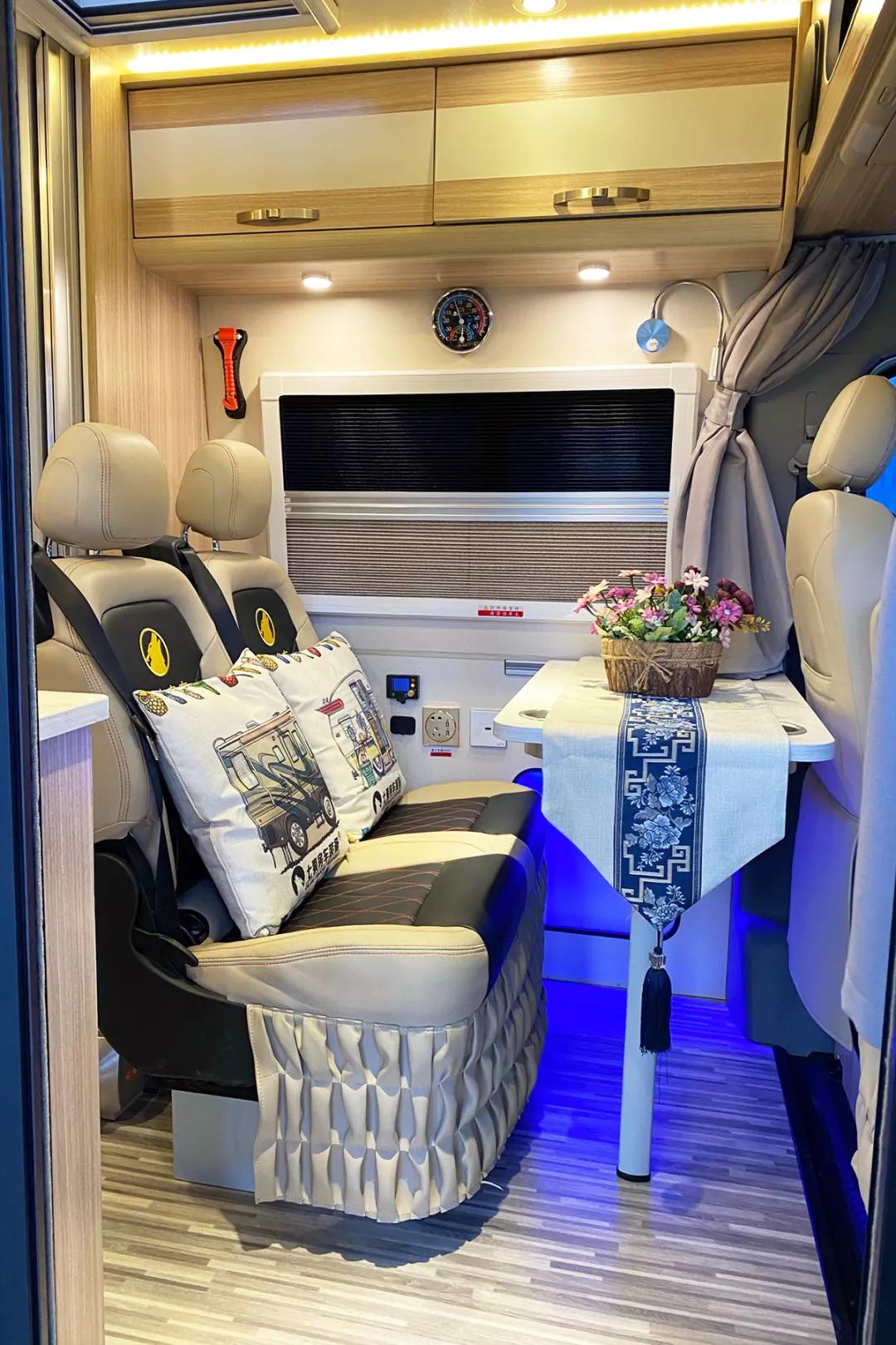 最新款大通v80b型房车,大通原厂2018款rv80b型短轴房车