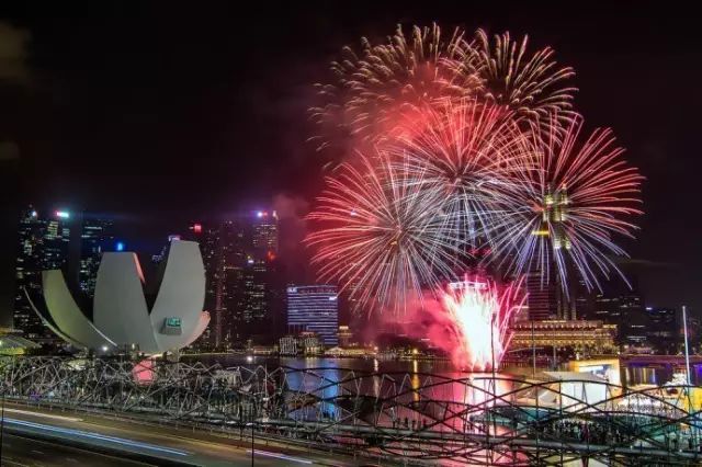 新加坡面积没香港大,新加坡面积小为什么那么多人