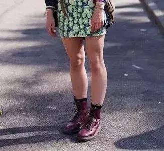 冬天靴子买什么样子的,冬天不建议买的靴子