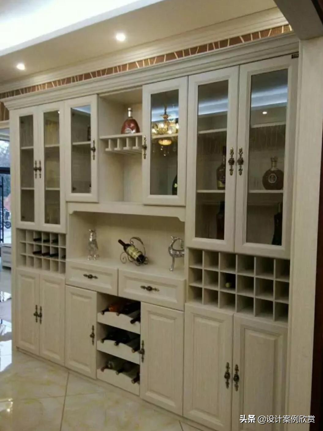 2020年轻奢餐厅酒柜效果图,2021高端大气上档次的厨房酒柜