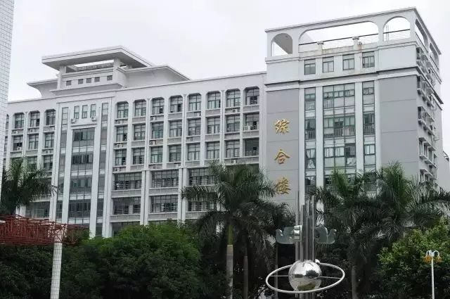 春暖花开是一年中最美丽的季节,春暖花开的季节享受大自然的美景