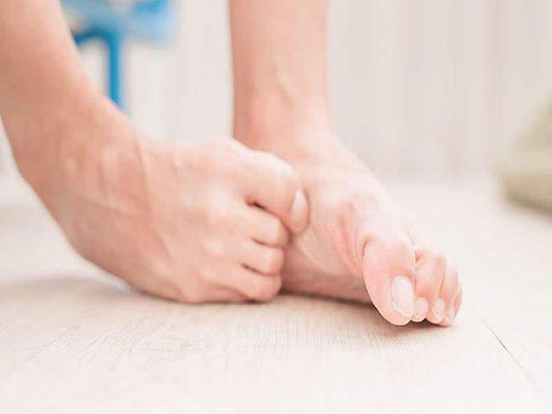 女生长痘痘是因为什么原因引起的,女生长痘痘是不是生理原因