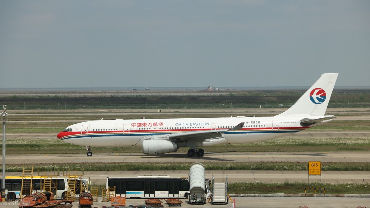 气氛陡然紧张！航班大批取消和熔断，身在这些国家回国将变得更难