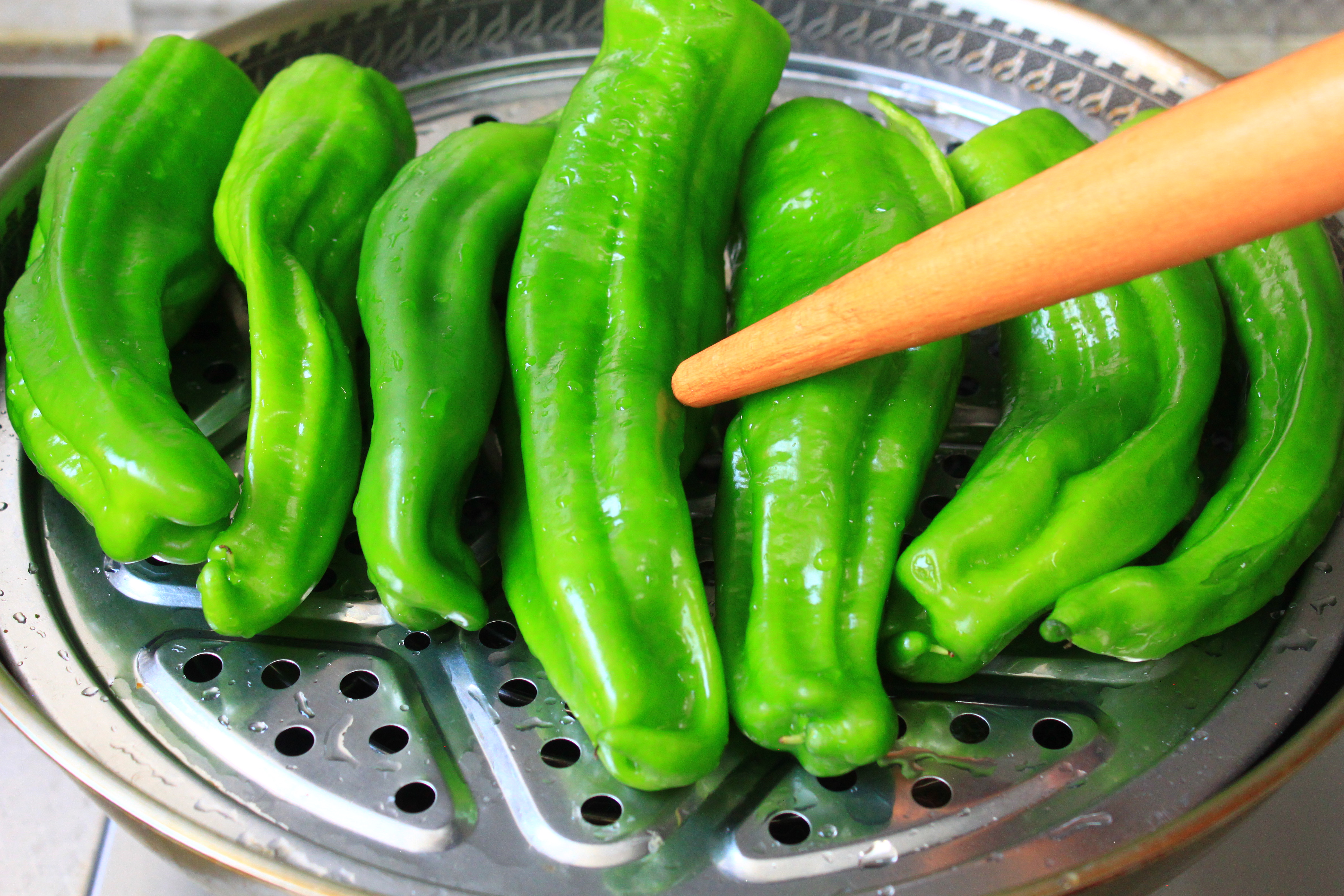 辣椒怎么炒才会软烂入味,家常炒辣椒需要炒几分钟