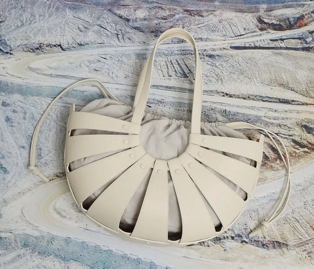 也太时髦了吧，怪不得女明星人手一只