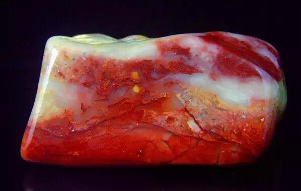 见惯了宝玉石，它的原石长啥样？有些毫不起眼，捡到千万别丢……