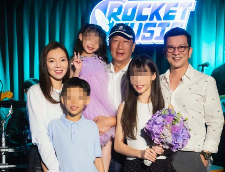 郭台铭牵手刘嘉玲,郭台铭与林志玲及刘嘉玲的情史