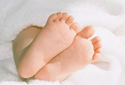 厦门小姐姐满脸红痘，竟是脚气上脸！到底发生了什么？