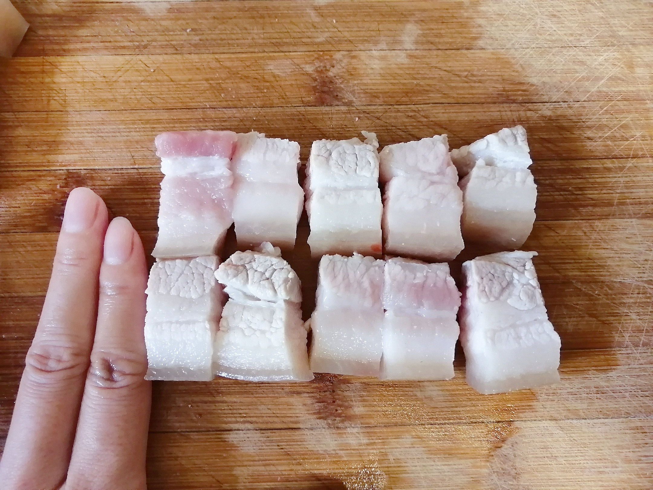 五花肉怎么炖才能软烂又不热气,五花肉烧苦了怎么办