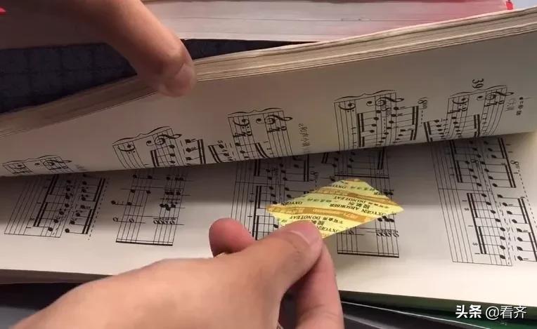 食品里的干燥剂有什么用,食品干燥剂日常妙用