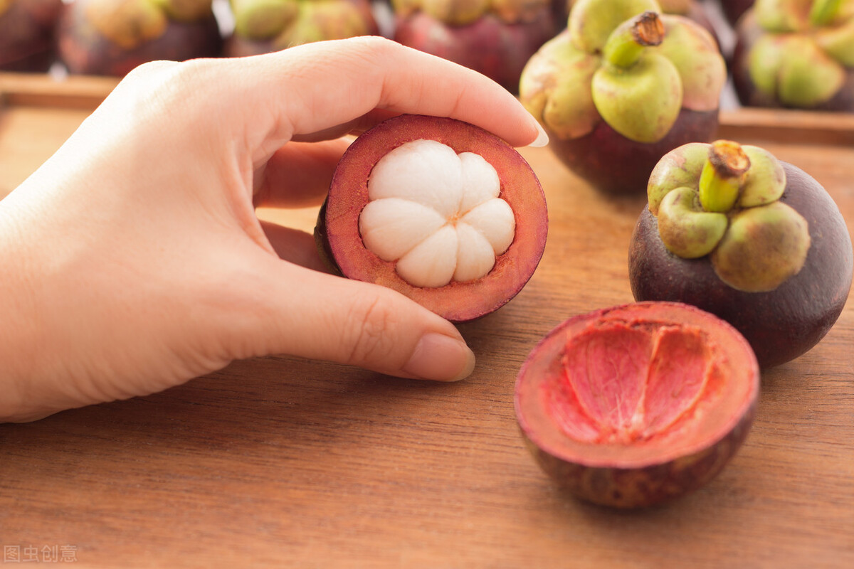 剥山竹指甲缝黄了怎么洗,剥山竹手黑怎么办