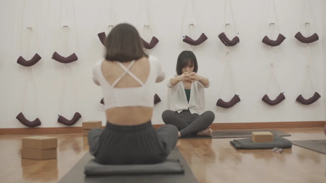 30岁转行做瑜伽教练晚么,33岁还适合做瑜伽老师吗