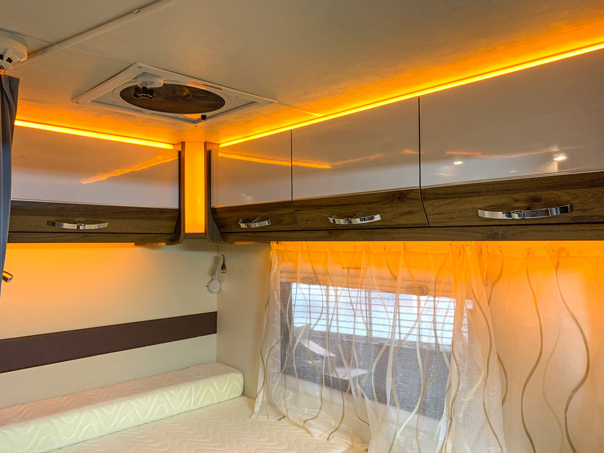 依维柯国产四驱6座房车,新星房车t600依维柯国产