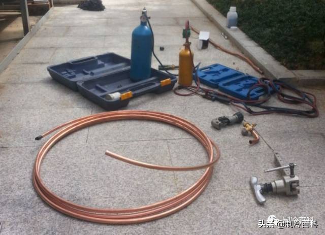 制冷系统里面有水份怎么排除?两个案例告诉你......