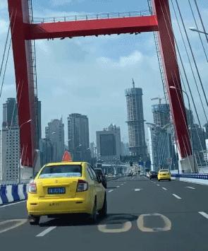 出租车司机的真实生活：月入7000，月休8天，但不是谁都能干