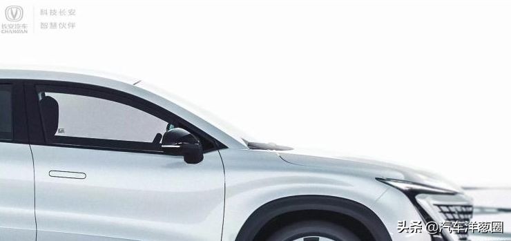 宝马换新车标了！蓝天白云帅炸，以后黑白标只代表低端宝马车主？