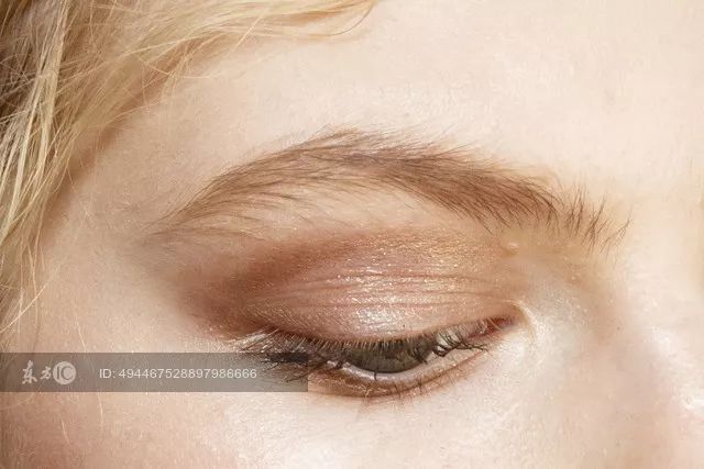 鞠婧祎李艺彤honey舞台,鞠婧祎港风复古妆容