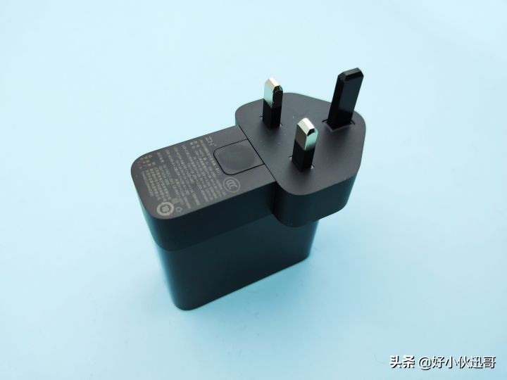 出国充电器可以带上飞机吗,出国充电必须用转换器吗