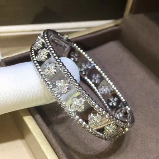 贷款也要买名牌,贷款也得买大g