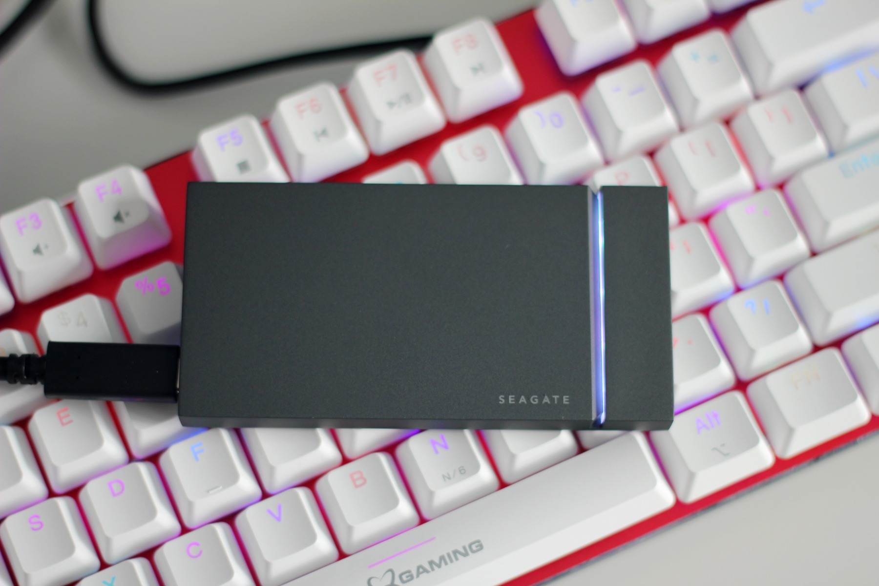 希捷新酷玩混合硬盘2t怎么样,雷电4兼容usb3.2gen2x2吗