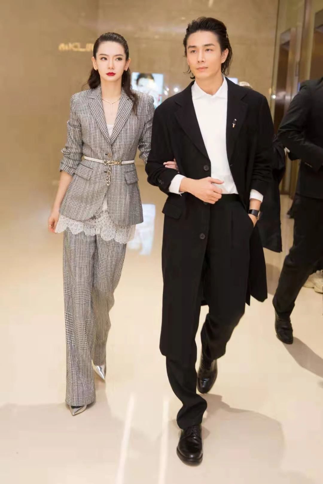 服装搭配师教你穿搭技巧视频教程,怎么提升自己的衣品和搭配