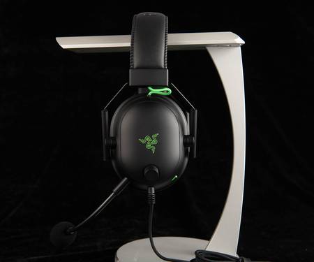 雷蛇旋风黑鲨v2x和v2pro有什么区别,雷蛇耳机旋风黑鲨v2玩吃鸡