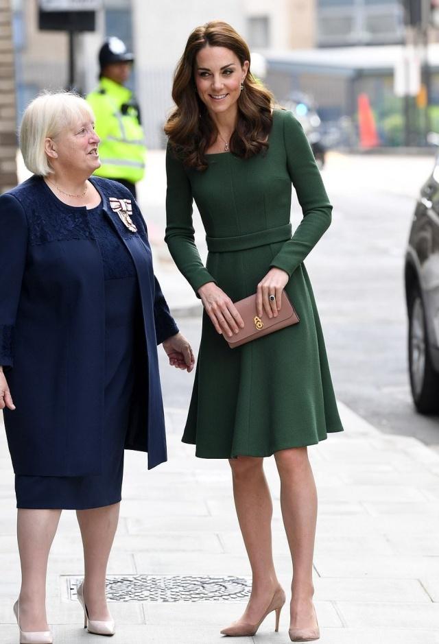 凯特王妃2023年服装,茶歇裙凯特王妃