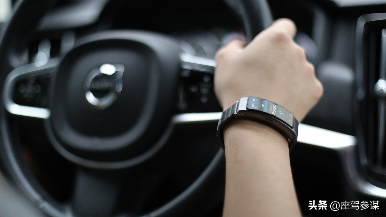 开车来电秒接听“腕上蓝牙耳机”华为手环B6今日开售