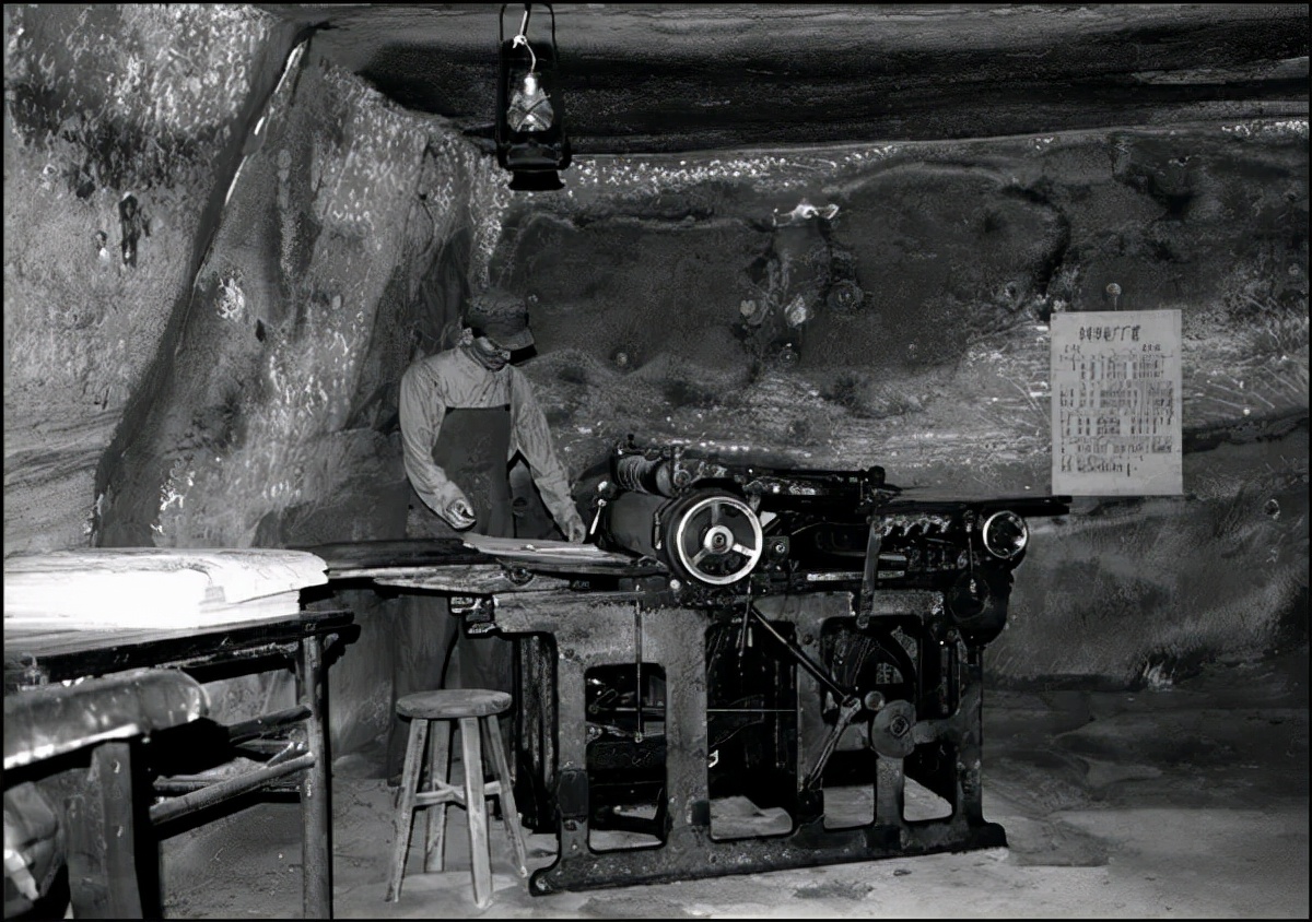 新华书店五十春秋,新华书店的发展史