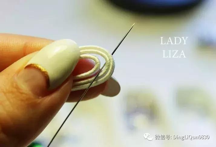 珍珠手工串珠教程,串珠教程简单优雅的s型珍珠耳坠