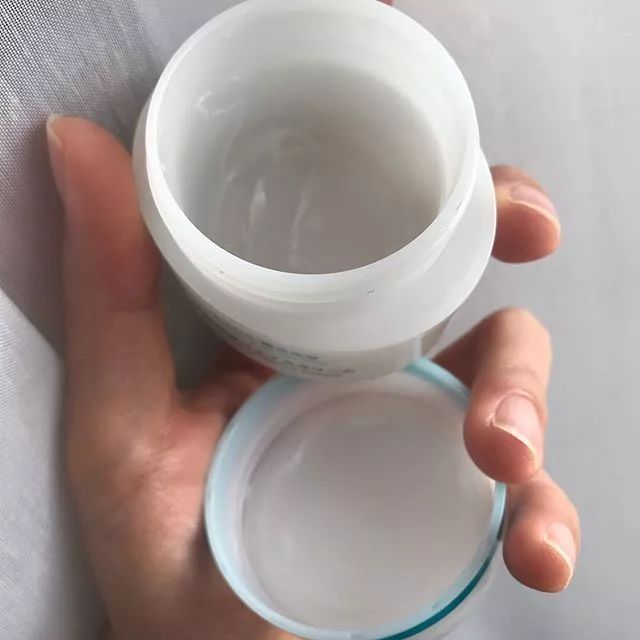 我用空瓶了几十瓶面霜的经验告诉你,谁才是真正的干皮亲妈