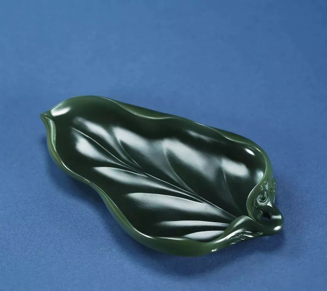 一花一世界一叶一菩提下半句,一花一世界一叶一菩提寓意