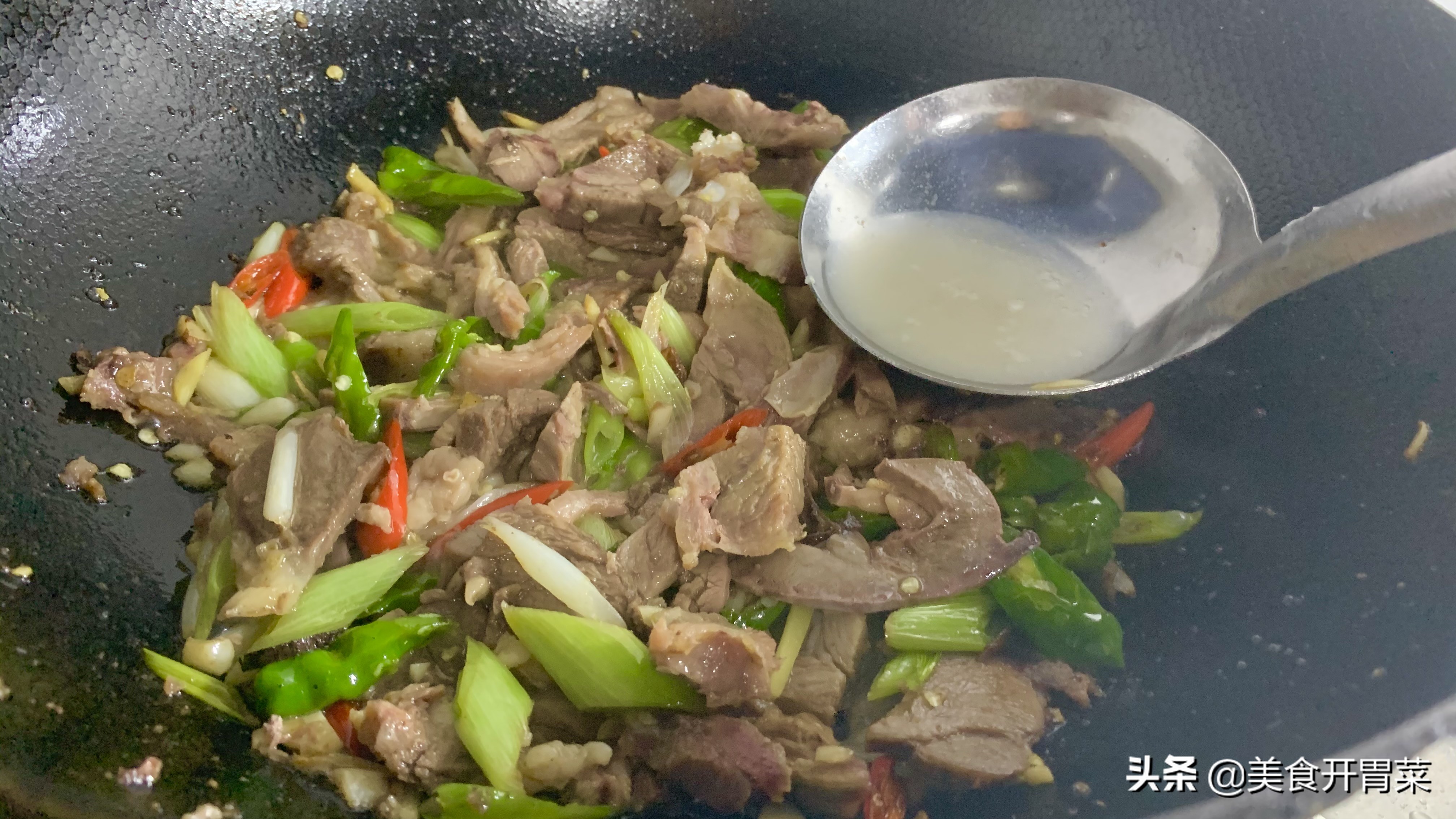 大葱爆羊肉的正宗做法窍门,家常葱爆羊肉正宗做法