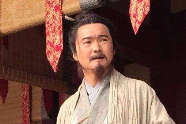 刘备长子被诸葛亮处死，临刑撂下一狠话，刘备后怕道：幸好没手软