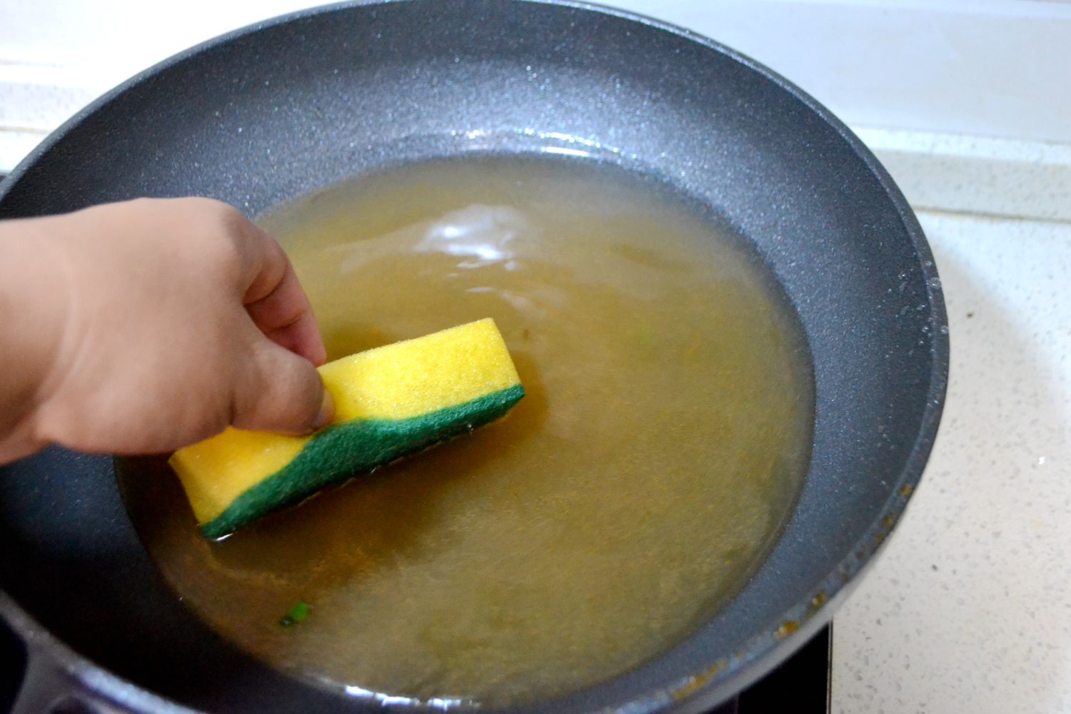 不粘锅锅铲炒菜专用九阳,九阳蜂窝不粘锅能使用铁铲吗