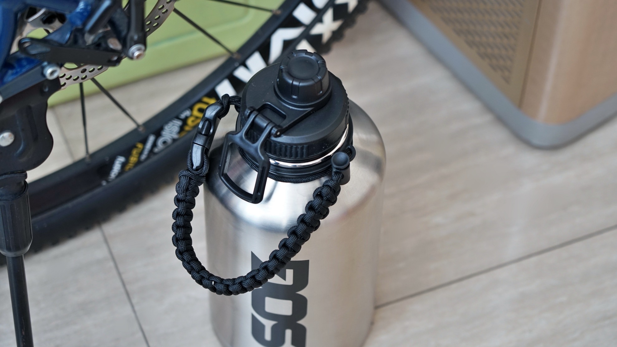 自驾游必备1.8L容量保温耐用：SOG索格伞绳桶晒单体验