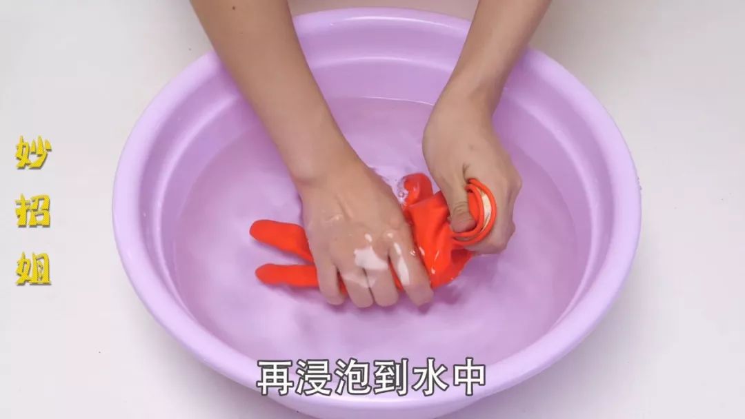 橡胶手套坏了别扔还有这些妙用,橡胶手套破了可以用火补吗