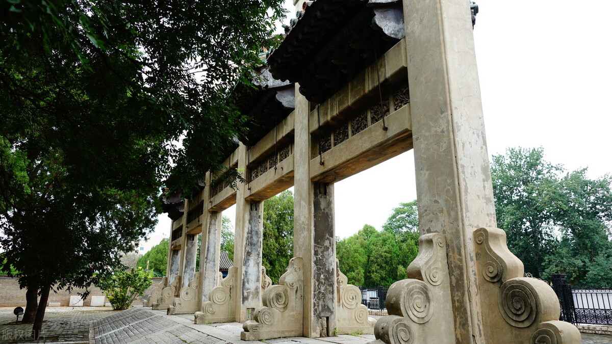 护国战役，*伯承刘**一战封“神”