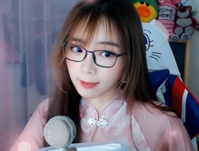 余霜直播吓哭,余霜直播全部视频