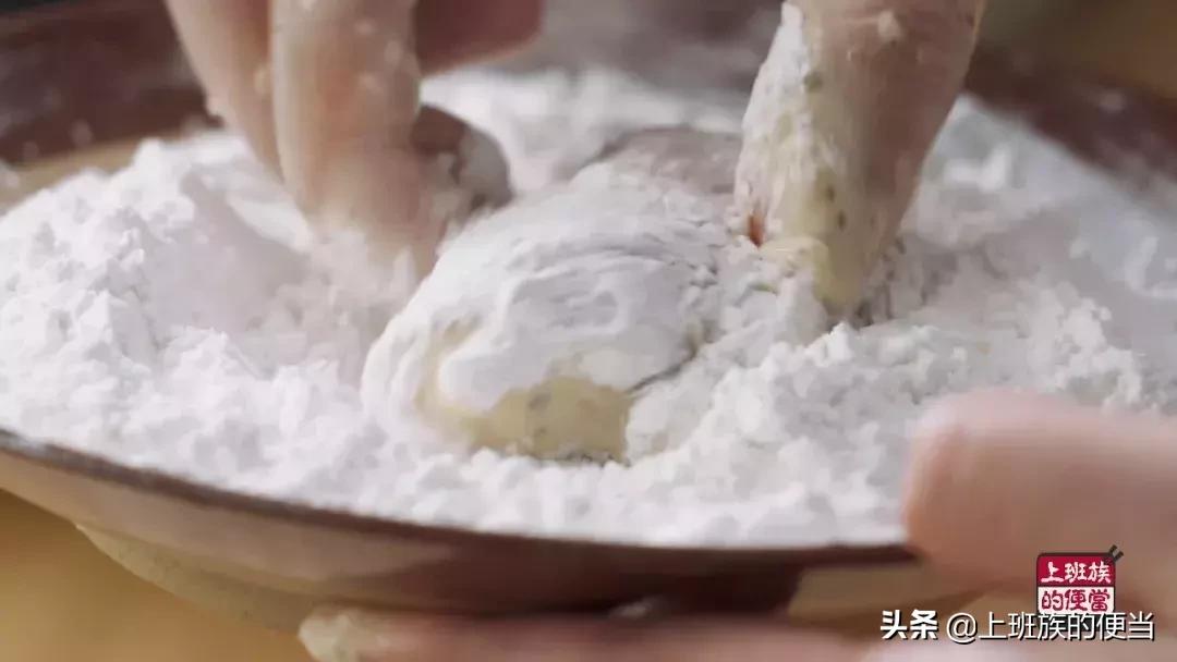 香脆炸鸡翅的做法视频教程,鸡翅这样做比炸鸡翅更好吃