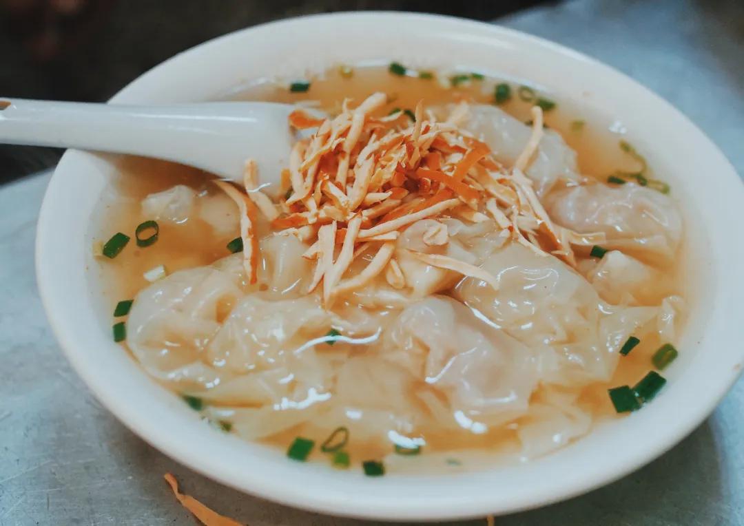 鍥炴潵浜嗙啛鎮夌殑鍩庡競,鍥炴潵浜嗚蛋鍦ㄧ啛鎮夌殑琛楅亾