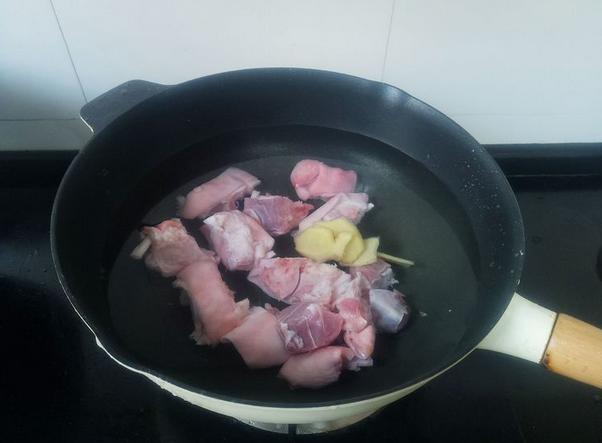 黄豆炖猪蹄可以直接煮烂吗,黄豆炖猪蹄怎么才能软烂